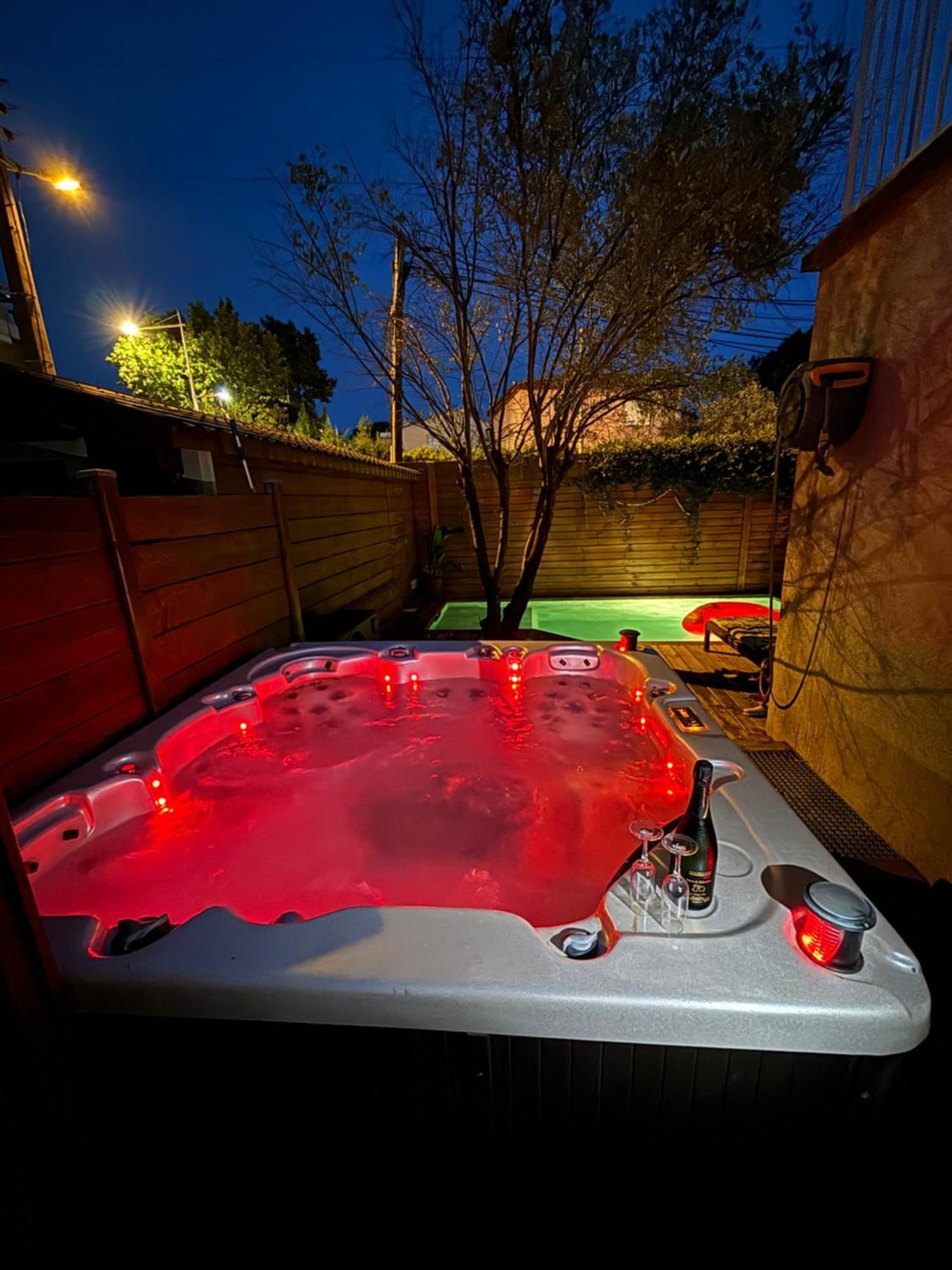 Maison Avec Piscine Et Jacuzzi Proche Des Plages Toulon Buitenkant foto
