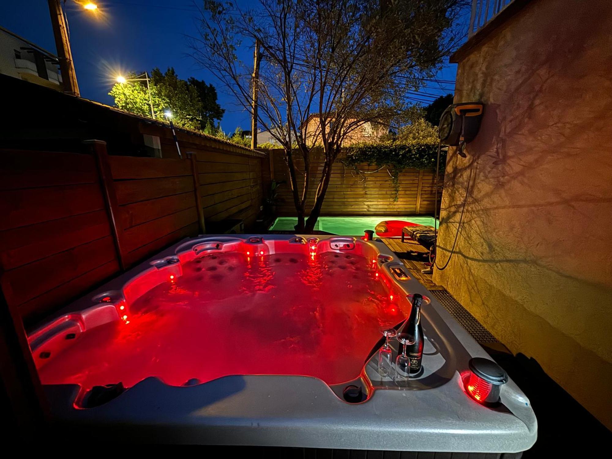 Maison Avec Piscine Et Jacuzzi Proche Des Plages Toulon Buitenkant foto